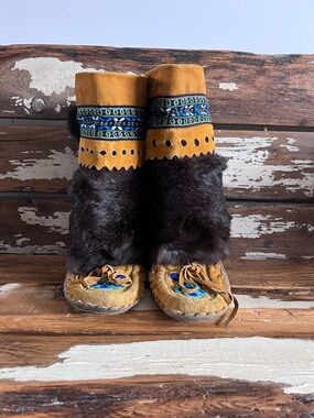 Handmade Beaded Fur Trim Moccasin Boots - Mustard Brown